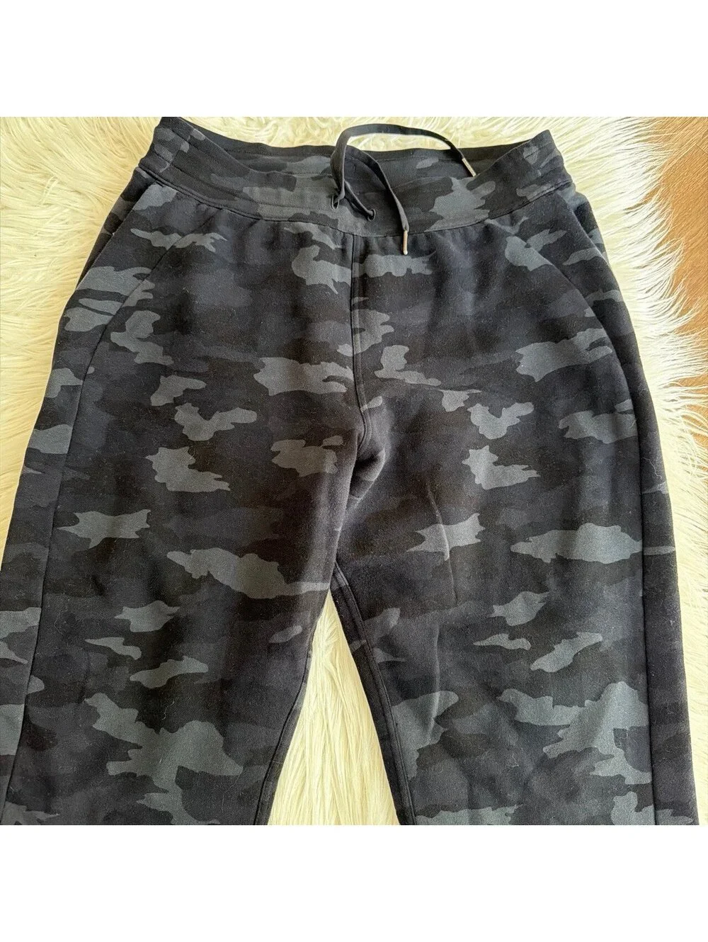 Lululemon Scuba High-Rise Jogger 7/8 size 12